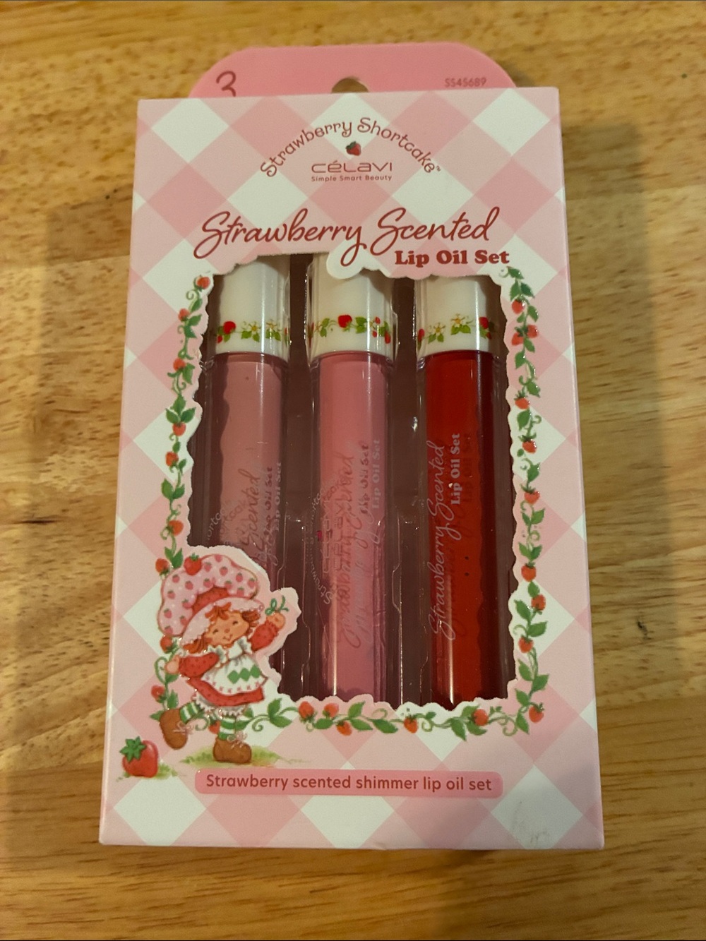 Celavi Strawberry Scented Lip Oil Set — Pink & Red